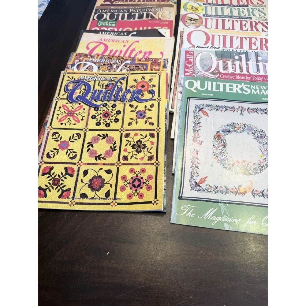 Lot of 26 Quilting Magazines Quiltmakee Quilters Newsletter 1984-2009